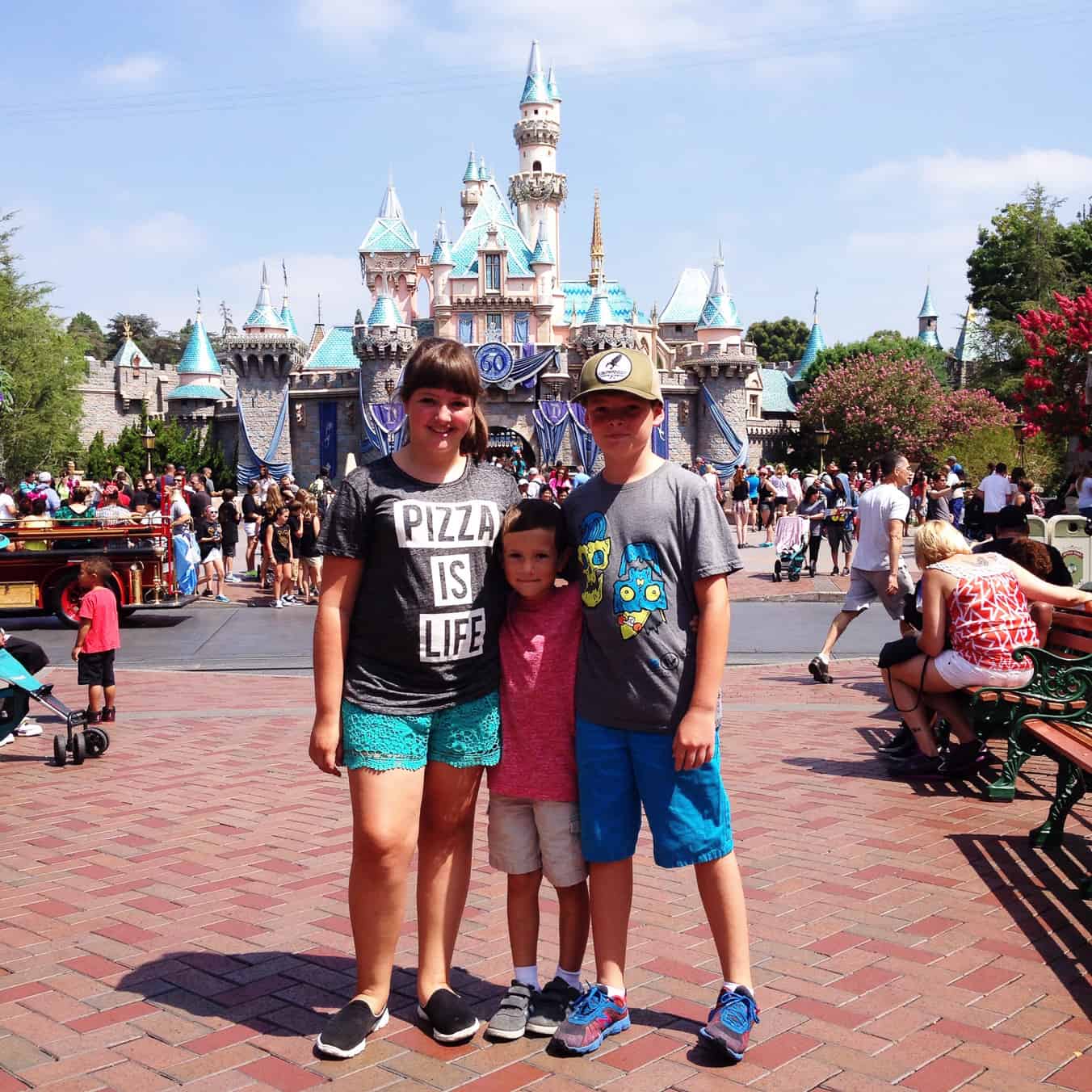 10 Tips to Survive Disneyland in the Summer