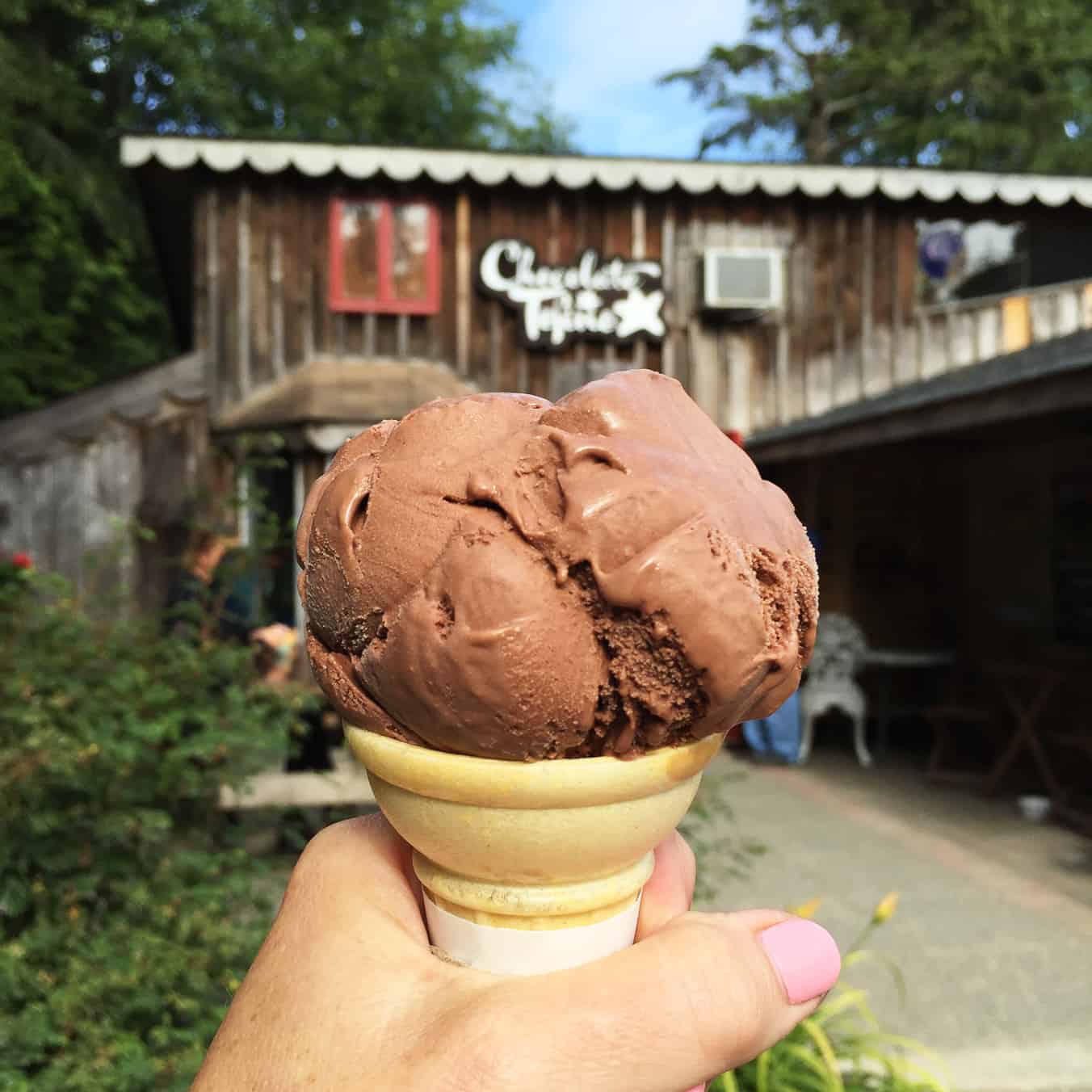 5+ Places You Need to Eat When Near Tofino!