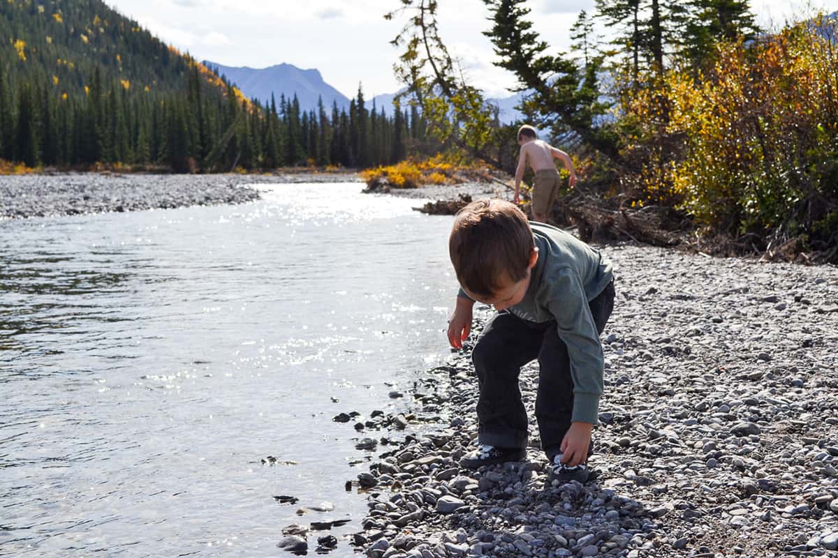 3 Fall Walks in Kananaskis to Do With Your Family!